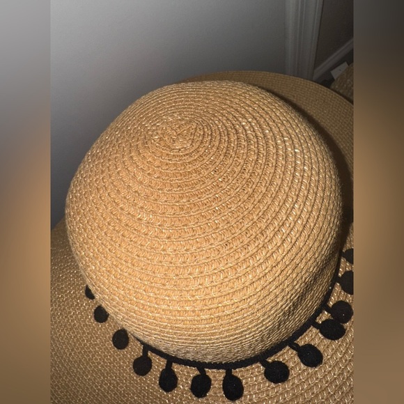 Hundred hearts straw oversized sun hat with black poms around the crown - Picture 8 of 10